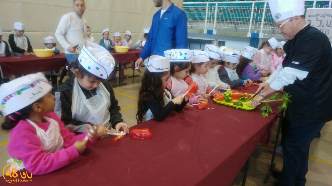 eating jamhriy yaffa (23).jpg